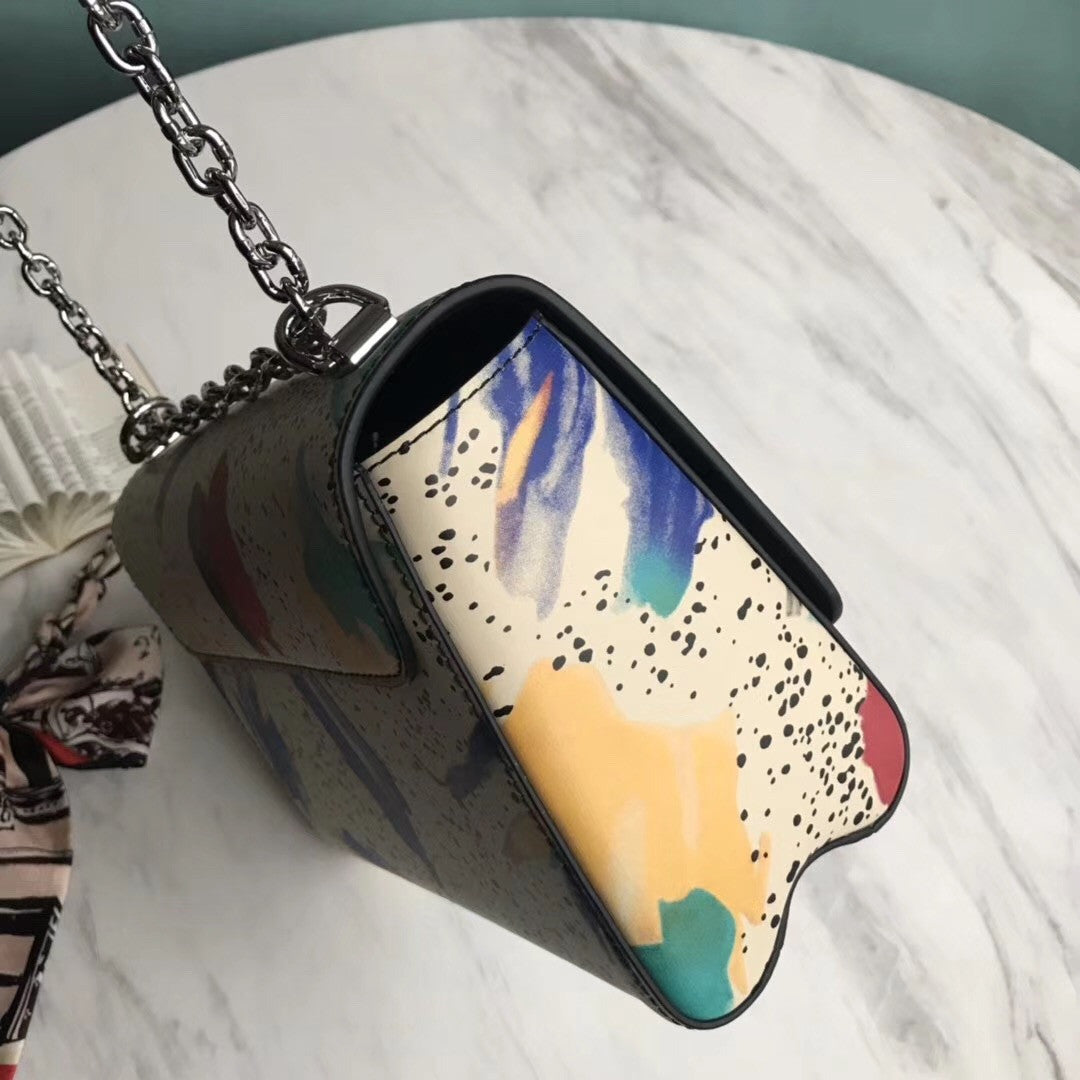 Louis Vuitton M53857 TWIST MM