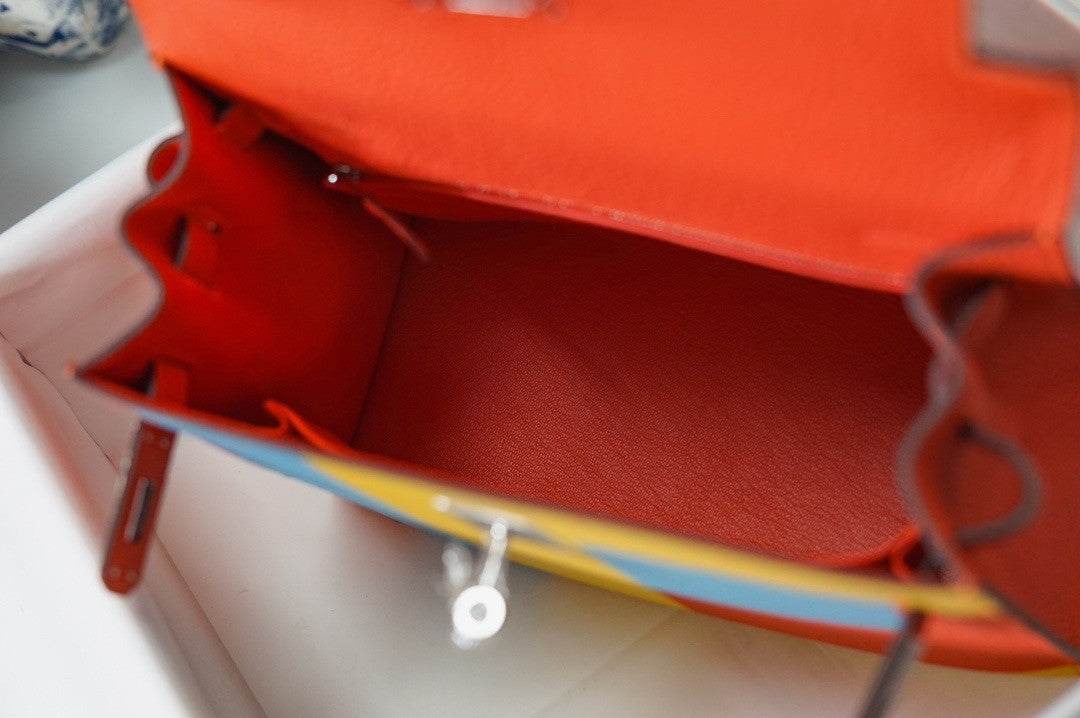 Hermes Limited Edition Kelly 28cm Lettre E Epsom PHW