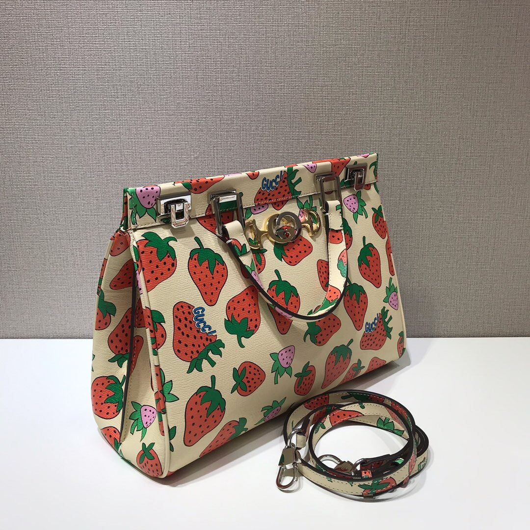 Gucci Zumi Strawberry print medium top handle bag
