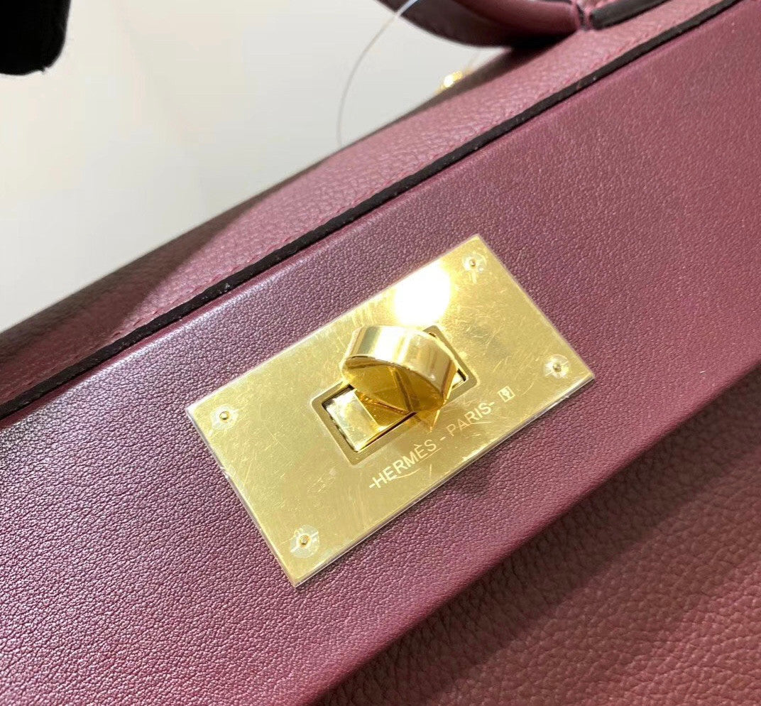 Hermes Kelly 24/24 Bordeaux Swift & Togo Leather with Gold Hardware