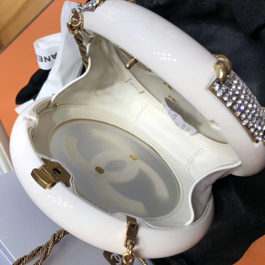 Chanel White Minaudière Metiers de Art Paris-Hamberg 2017/18