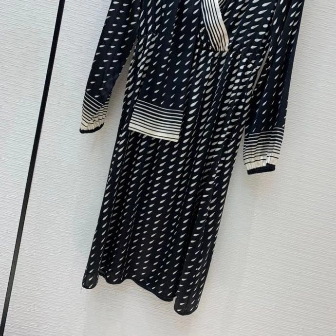Gucci Print silk dress with scarf