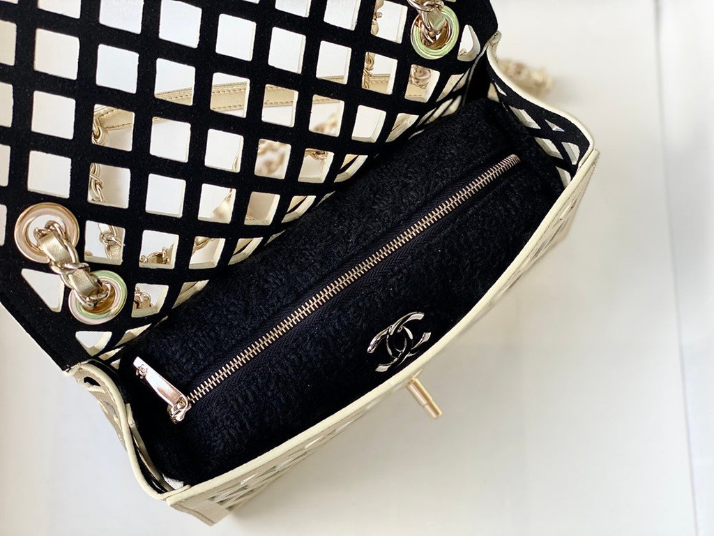 Chanel FLAP BAG AS2370