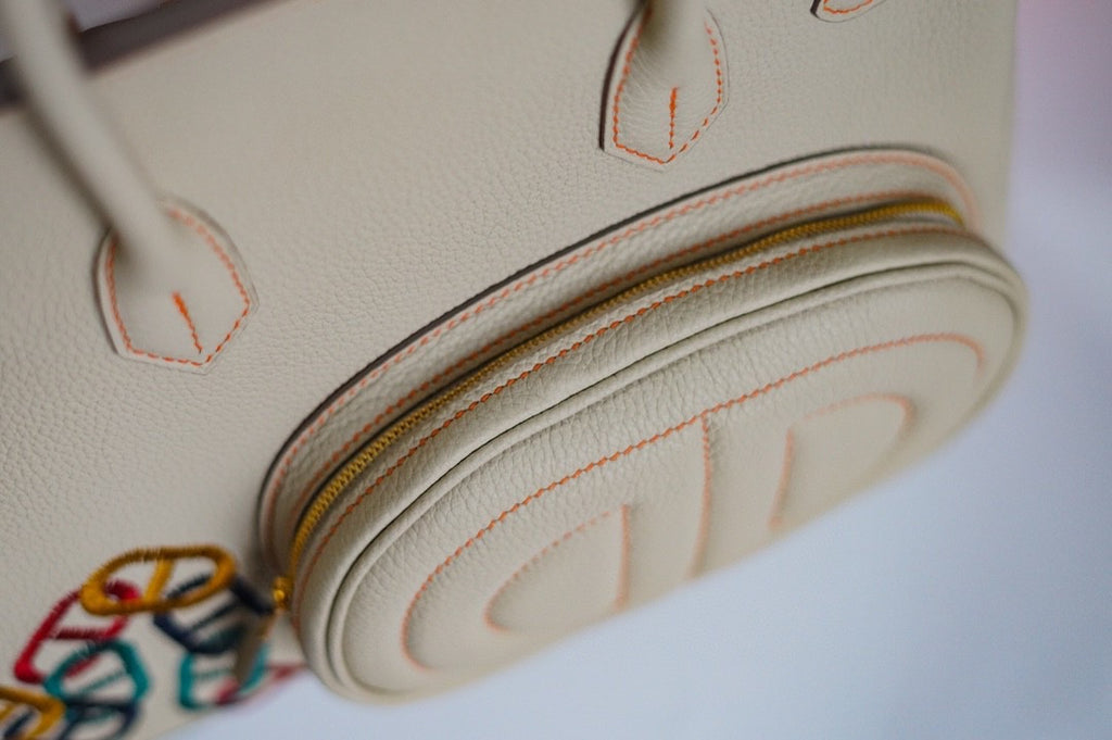 [Exclusive] Hermes Birkin Banane In-The-Loop 30 cm Embroidered Limited Edition Bag Togo Leather Gold Hardware