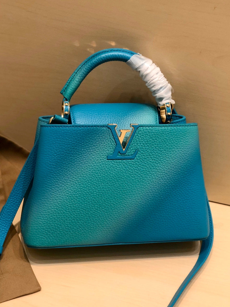 Louis Vuitton M55375 CAPUCINES BB