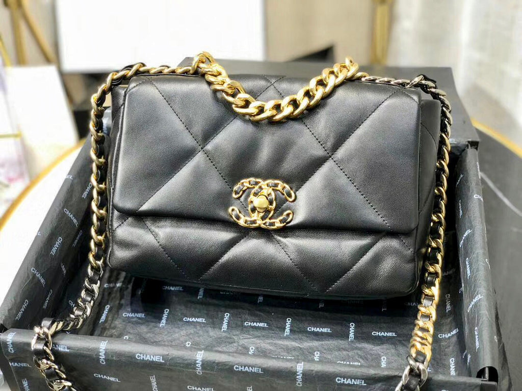 CHANEL 19 Flap Bag