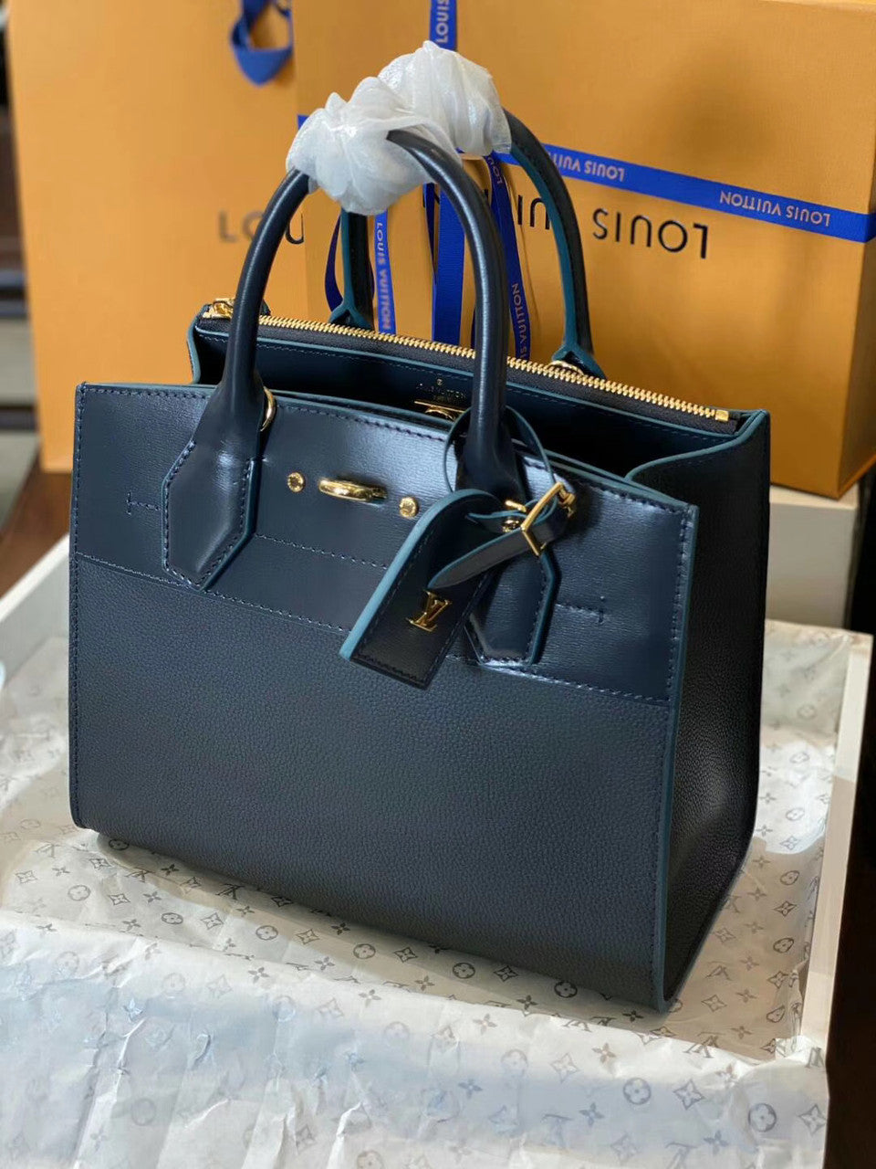 Louis Vuitton M53321 City Steamer PM Black