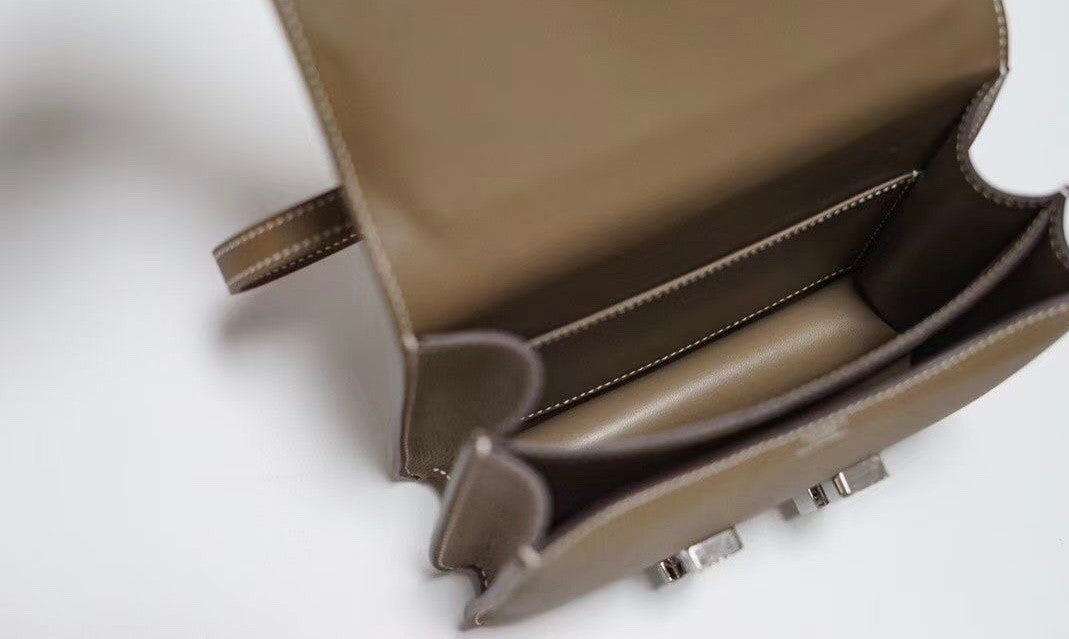 Hermes Etoupe Constance Epsom leather 18cm With Enamel Hardware