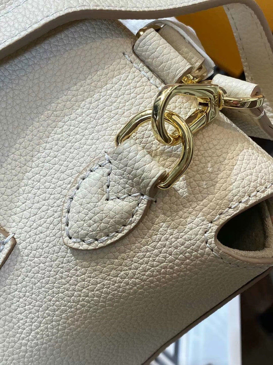 Louis Vuitton M55060 BOLSO VOLTA Moccacino