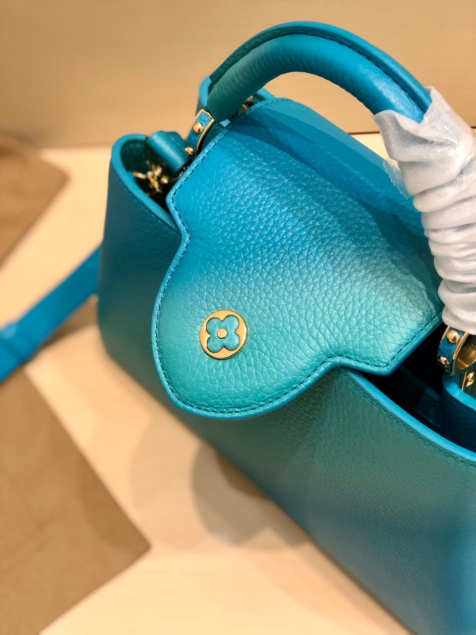 Louis Vuitton M55375 CAPUCINES BB
