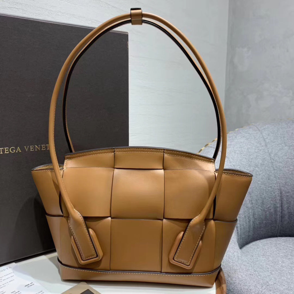 Bottega Veneta ARCO 33 BAG IN FRENCH CALFSKIN Wood