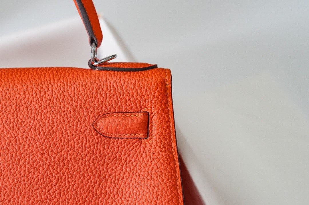 Hermes Limited Edition Kelly 28cm Lettre E Epsom PHW