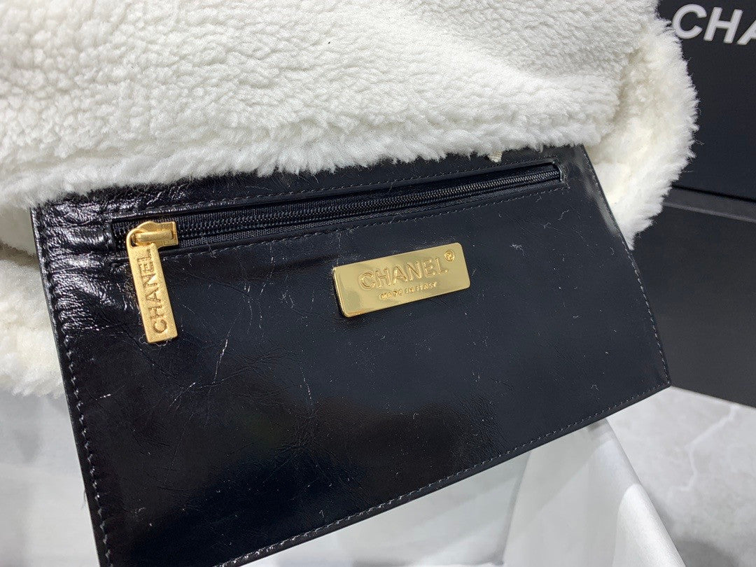 CHANEL Shearling 19 HANDBAG BLACK