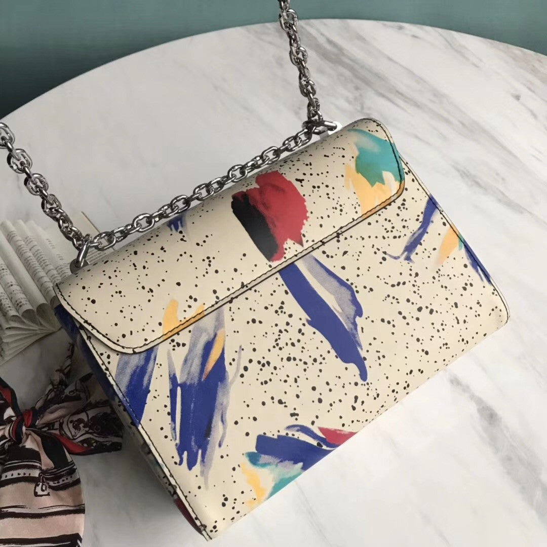 Louis Vuitton M53857 TWIST MM