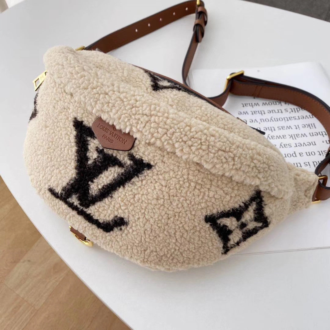 Louis Vuitton M55425 BUMBAG