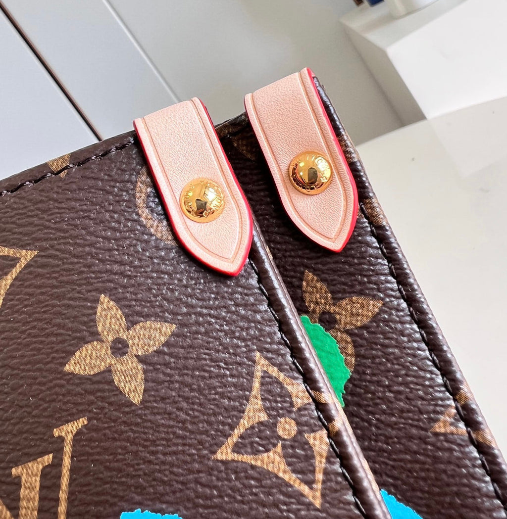 Louis Vuitton M46379 LV x YK OnTheGo MM