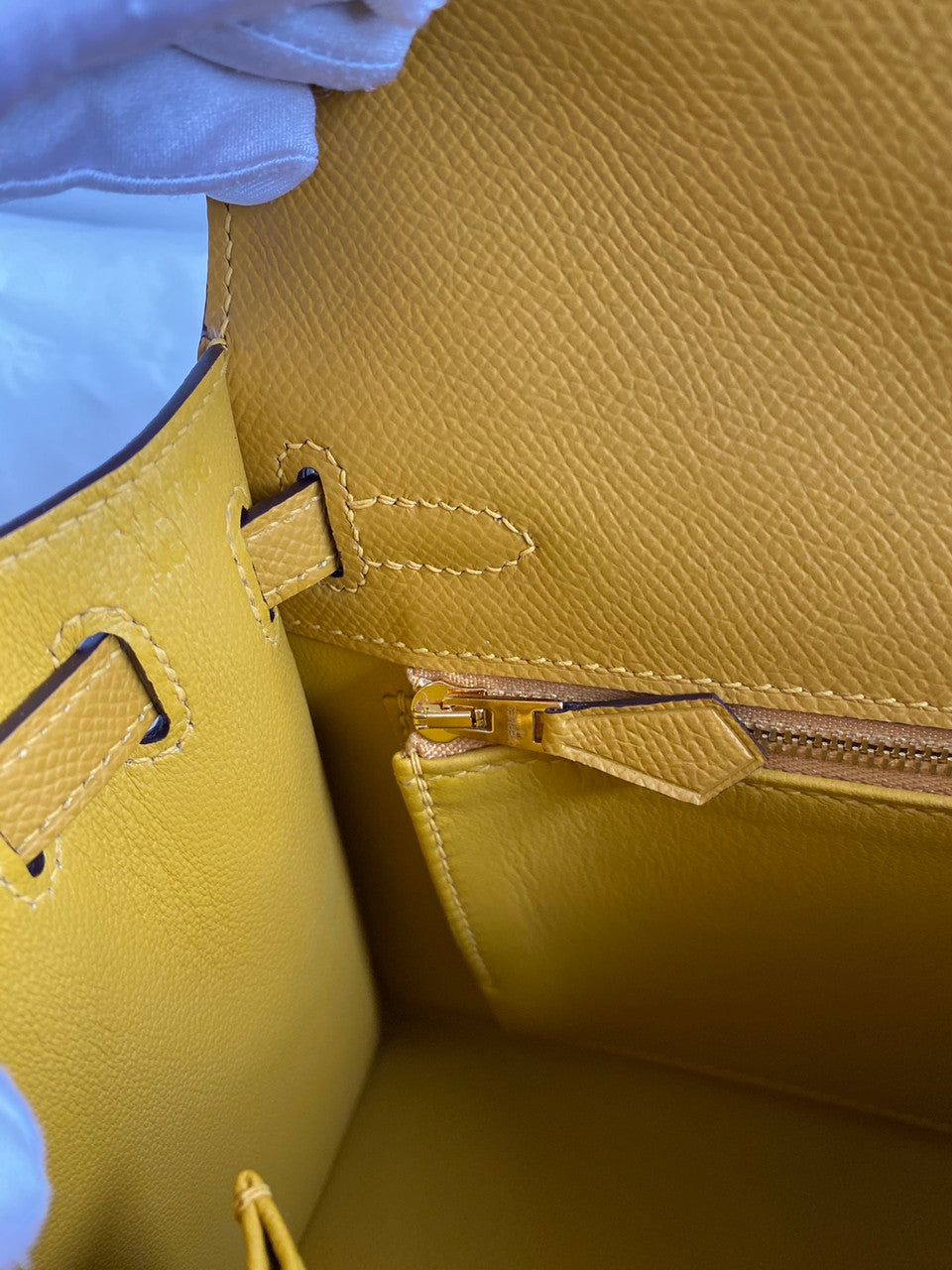 HERMES KELLY 28 SELLIER JAUME AMBRE EPSOM GOLD HARDWARE