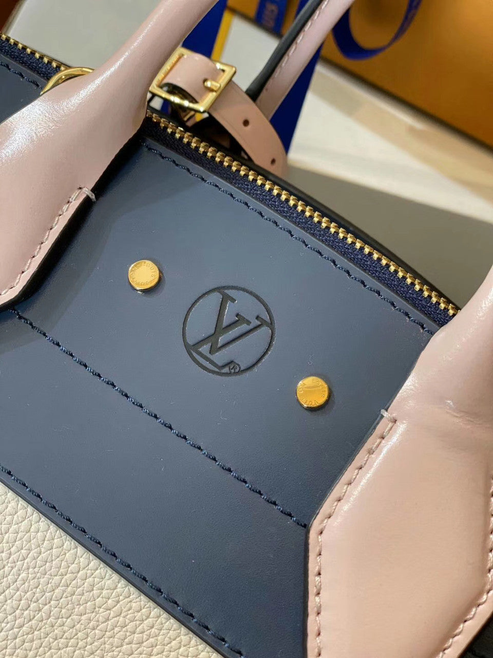 Louis Vuitton M53321 City Steamer PM Beige