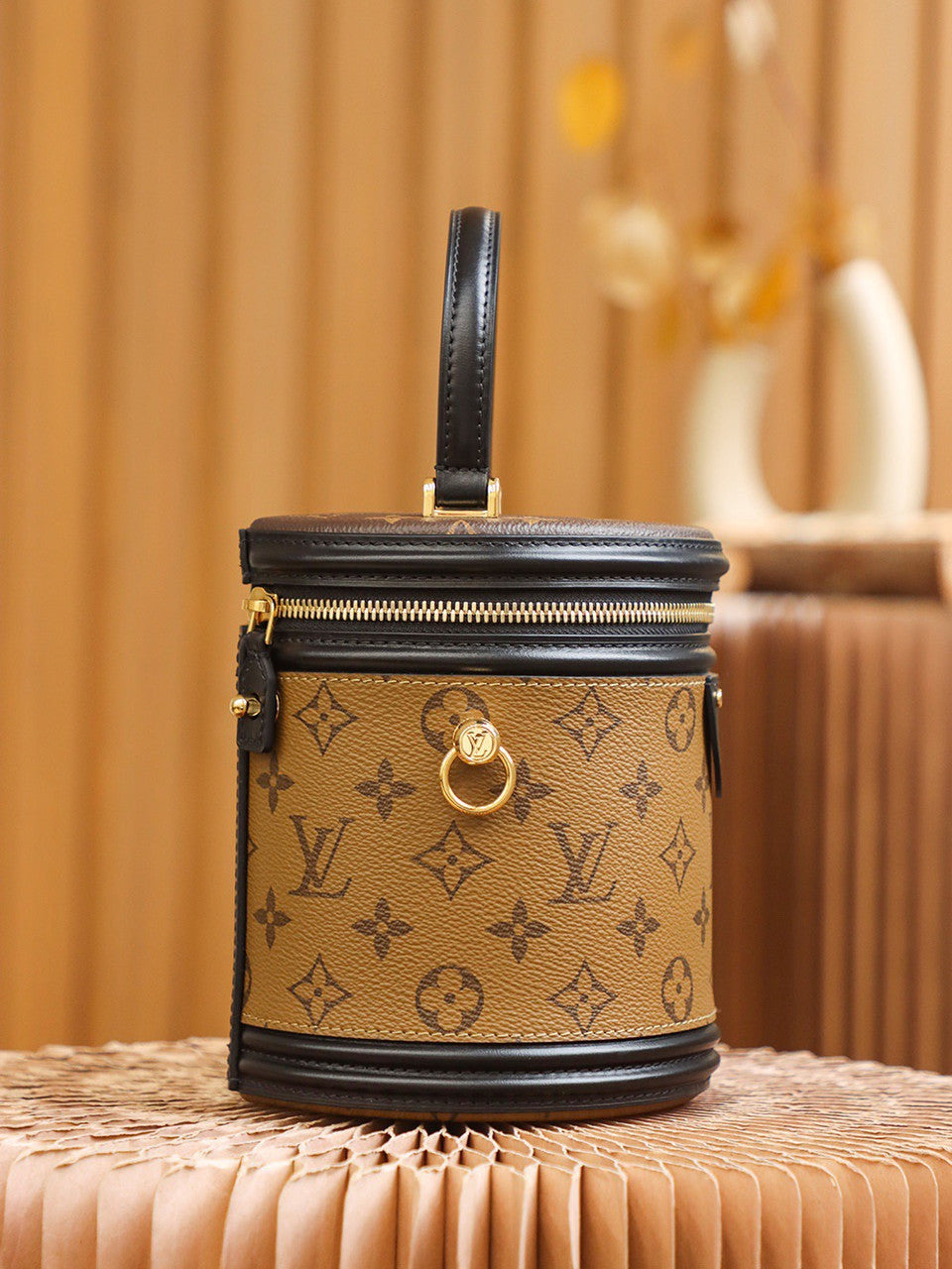 Louis Vuitton M43986 Cannes bag