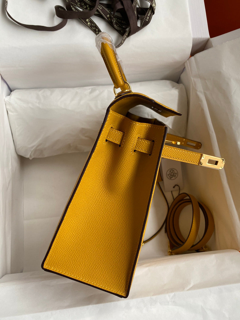 HERMES KELLY 28 SELLIER JAUME AMBRE EPSOM GOLD HARDWARE