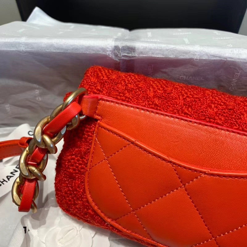 CHANEL 19 Waist Bag Red
