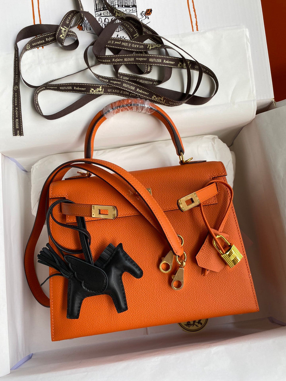 HERMES KELLY 28 SELLIER ORANGE EPSOM GOLD HARDWARE