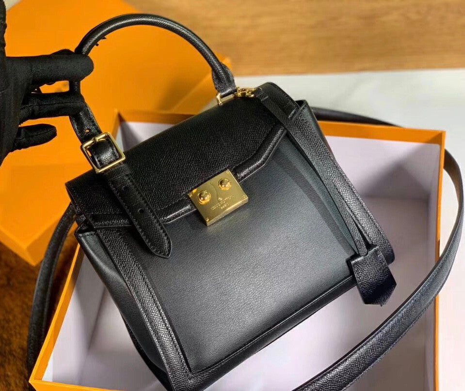 Louis Vuitton M55335 LV ARCH PM