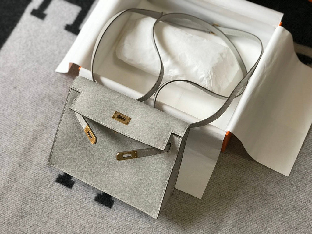 Hermes GRIS PERLE  Kelly Danse Bag Evercolour Leather Gold Hardware