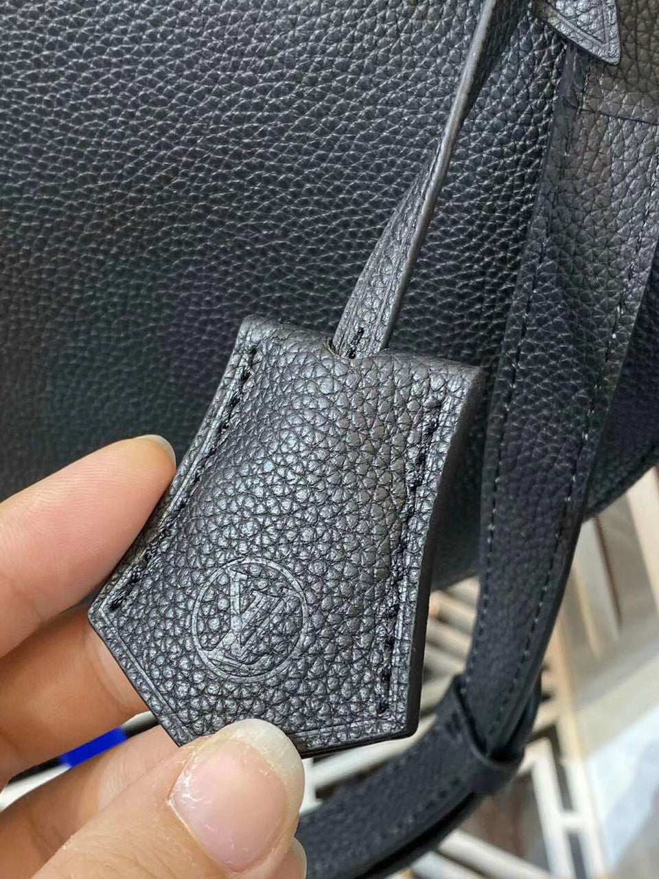 Louis Vuitton M55060 BOLSO VOLTA Black