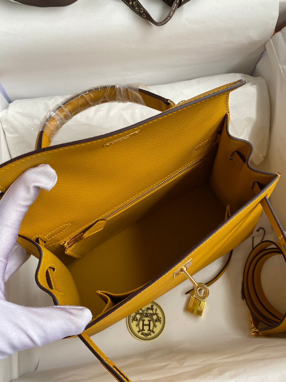 HERMES KELLY 28 SELLIER JAUME AMBRE EPSOM GOLD HARDWARE