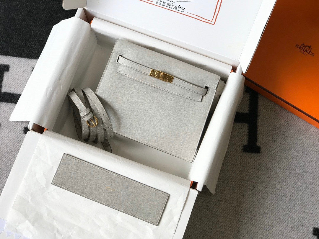 Hermes GRIS PERLE  Kelly Danse Bag Evercolour Leather Gold Hardware
