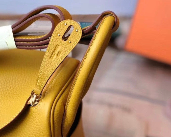 Hermes Mini Lindy 20cm Bag Soleil  Epsom Leather Gold  Hardware