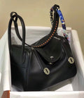 HERMES Swift Epsom Lindy 26 Tressage De Cuir Bleu Indigo Noir Terre Battue