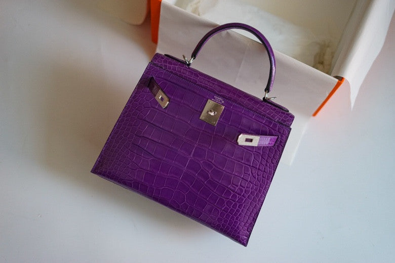 Hermes Iris Kelly 32 in Alligator with Diamond