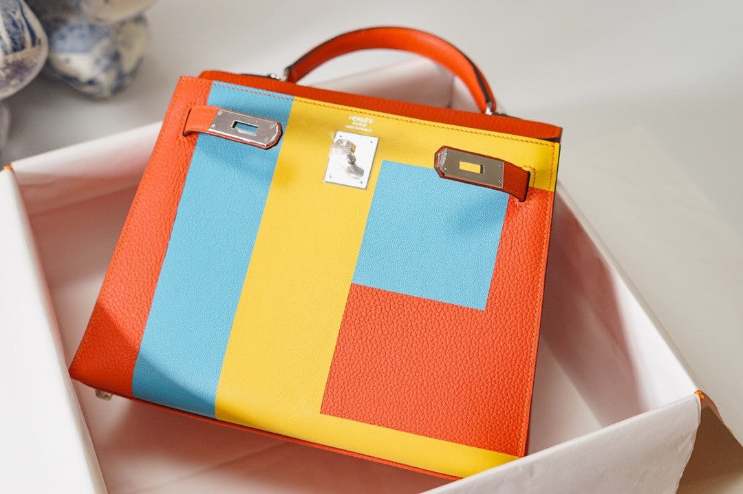 Hermes Limited Edition Kelly 28cm Lettre E Epsom PHW