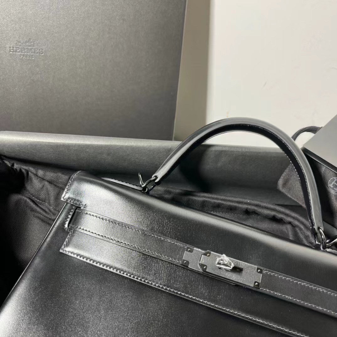 Hermès SO Black Box Retourne Kelly 32cm Black Hardware
