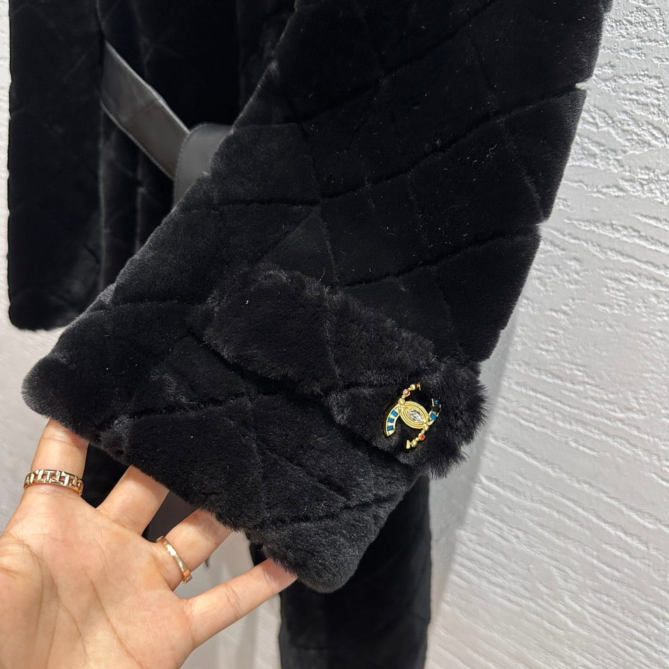 Chanel Shearling Coat with Diamond Quilting, Leather Belt and CC Logo — Fall/Winter 2026-2027 Chanel