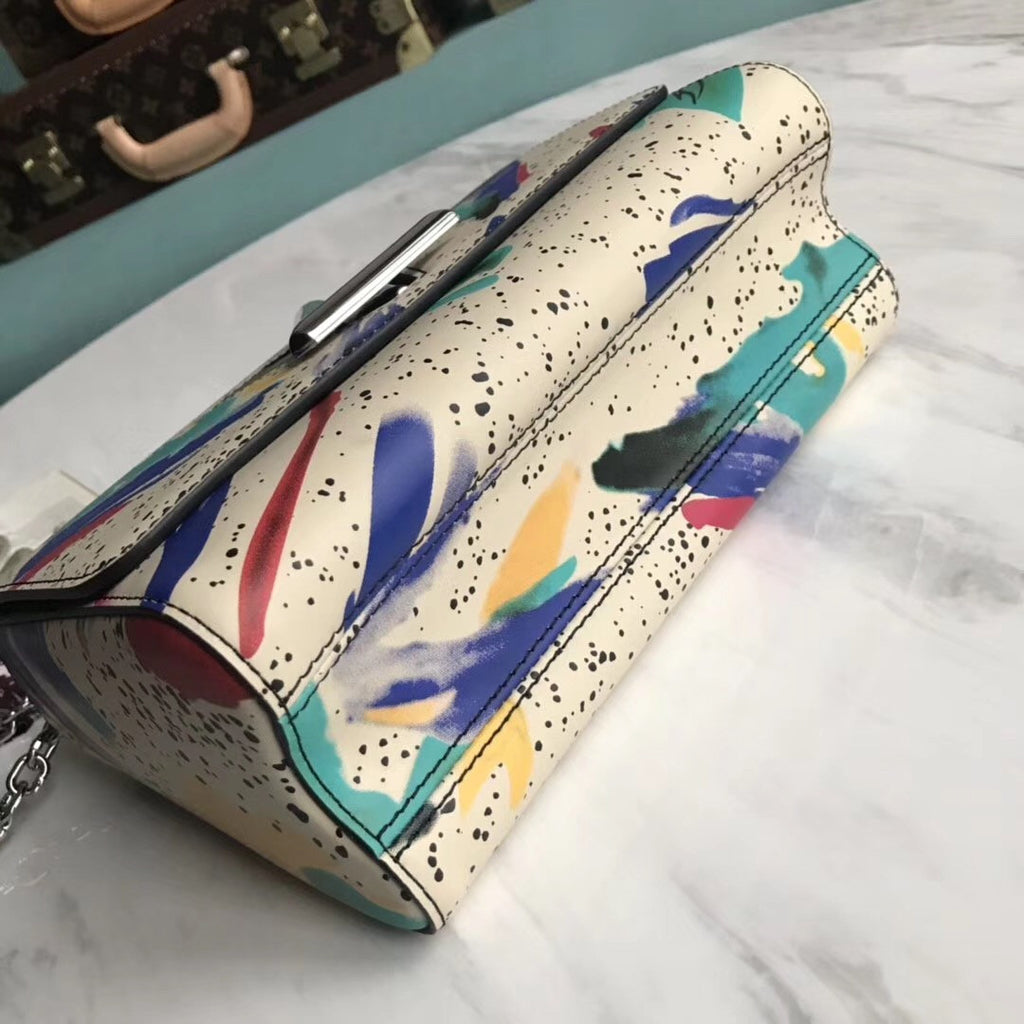 Louis Vuitton M53857 TWIST MM
