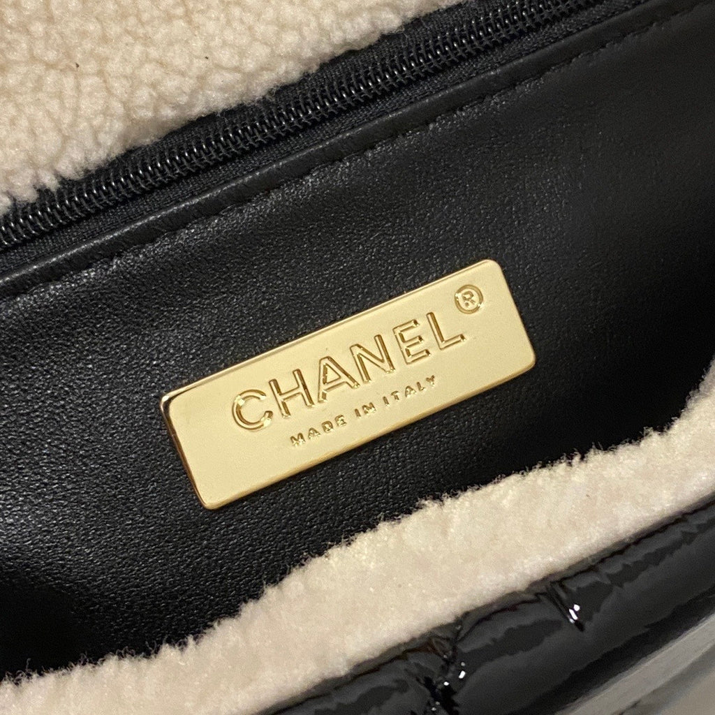 CHANEL 19 HANDBAG Black Shearling Lambskin