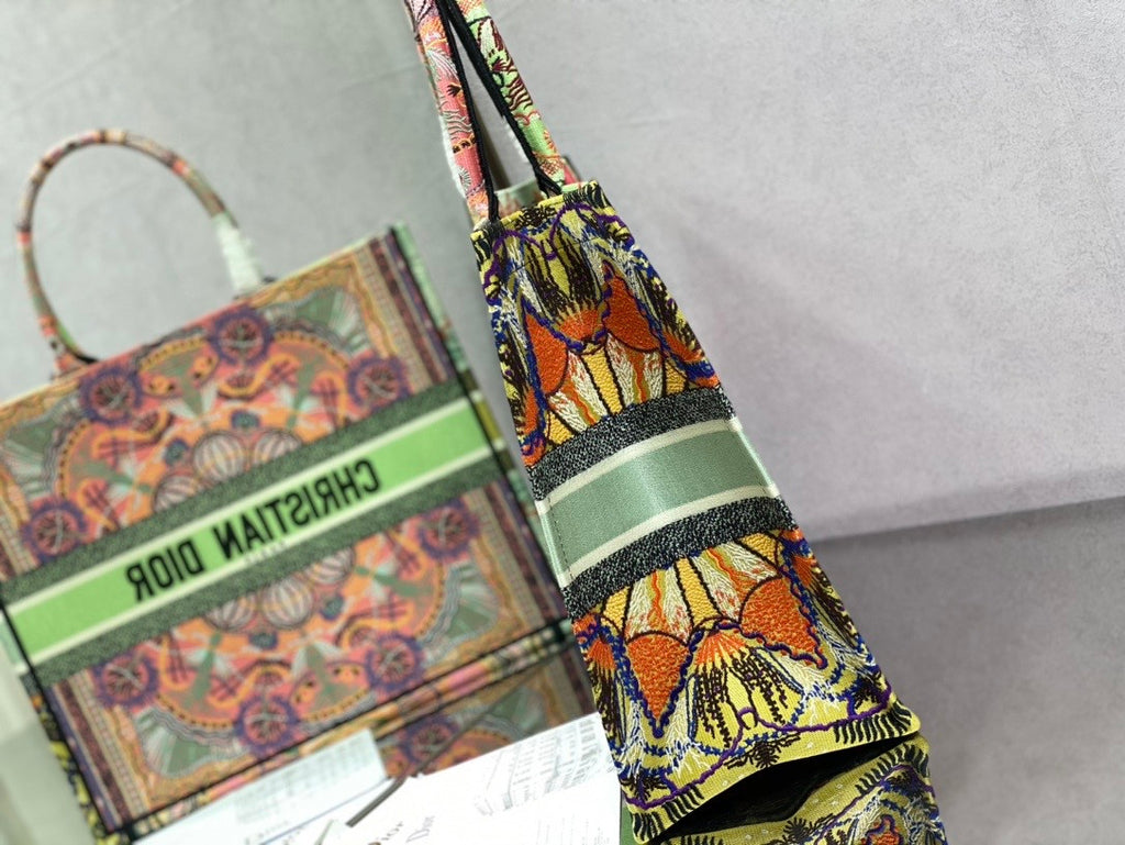 Christian Dior DIOR BOOK TOTE Multicolor Dior In Lights Embroidery
