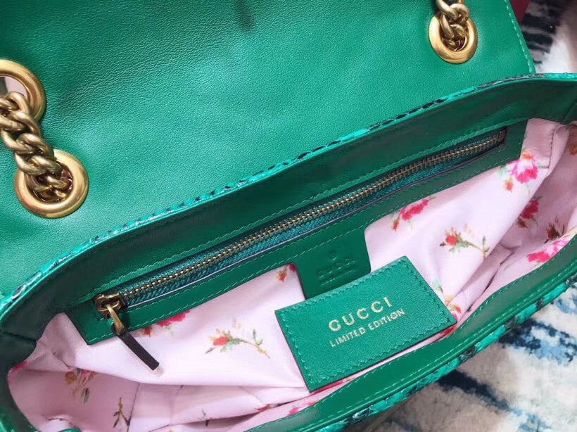 Gucci Online Exclusive GG Marmont raffia small shoulder bag