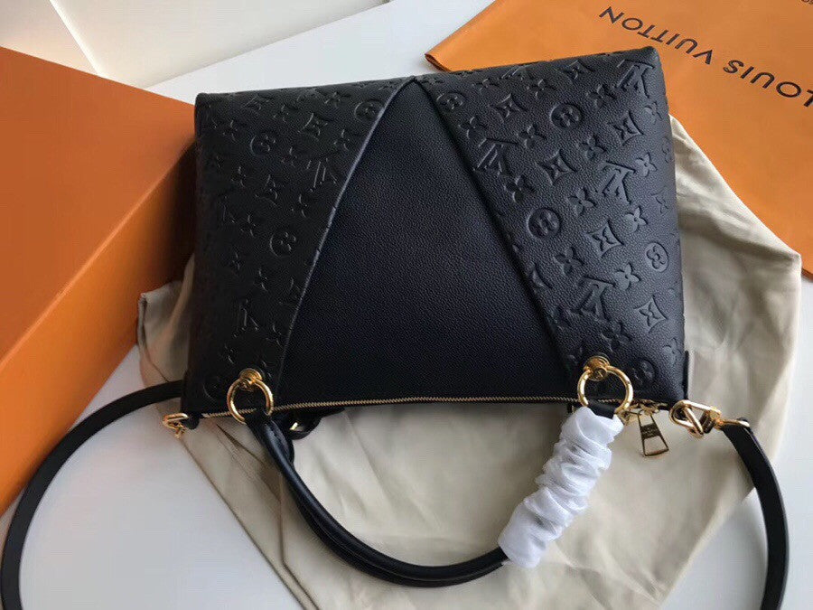 Louis Vuitton M44397 V TOTE MM