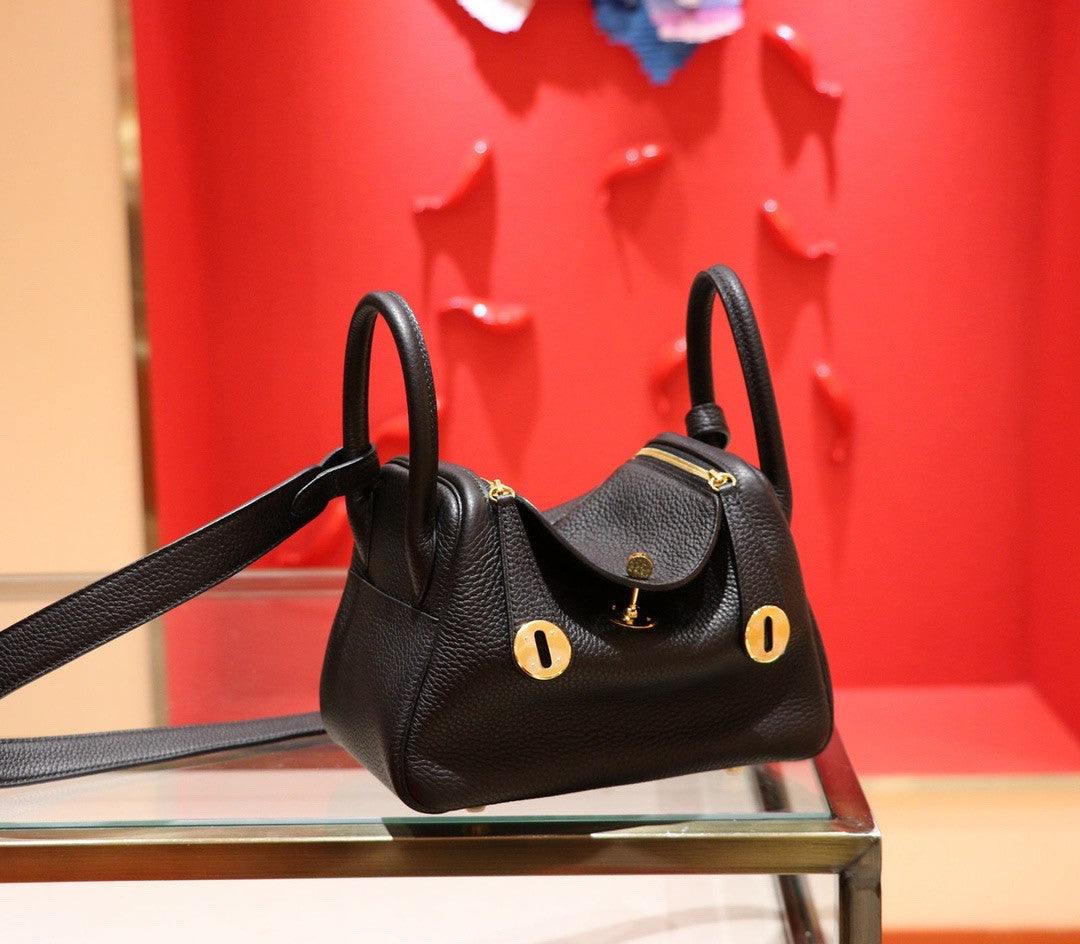 Hermes Mini Lindy 20cm Bag Black  Togo Leather Gold Hardware