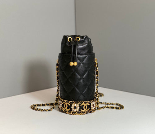 Chanel BUCKET WITH CHAIN Black