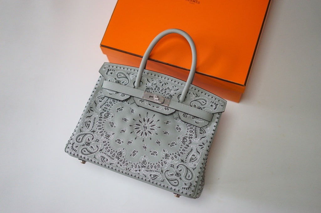 Hermes x Jay Ahr Special Edition custom-embroidering  Grey Birkin Bag 30cm Epsom Leather Palladium Hardware [Carry by Kylie Jenner, Cardi B]
