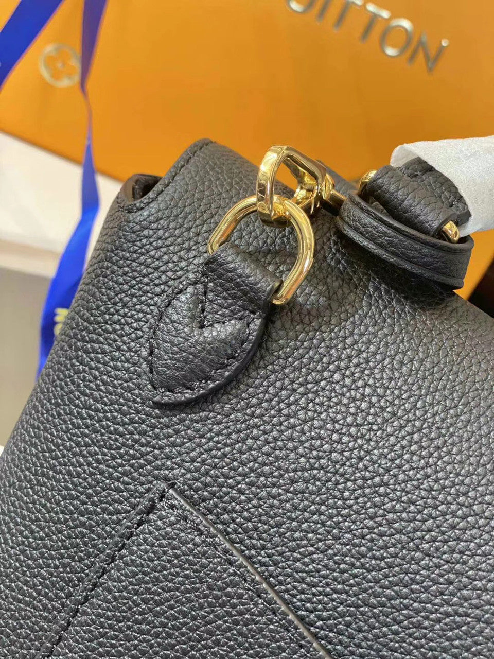 Louis Vuitton M55060 BOLSO VOLTA Black