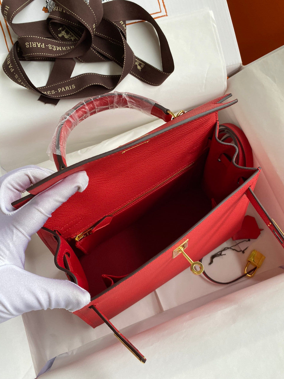 HERMES KELLY 28 SELLIER RED EPSOM GOLD HARDWARE