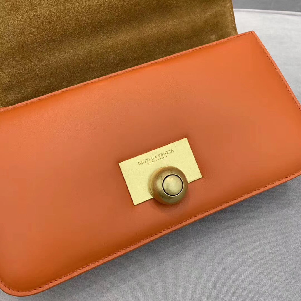 Bottega Veneta BV CLASSIC BAG IN FRENCH CALFSKIN Burned Orange