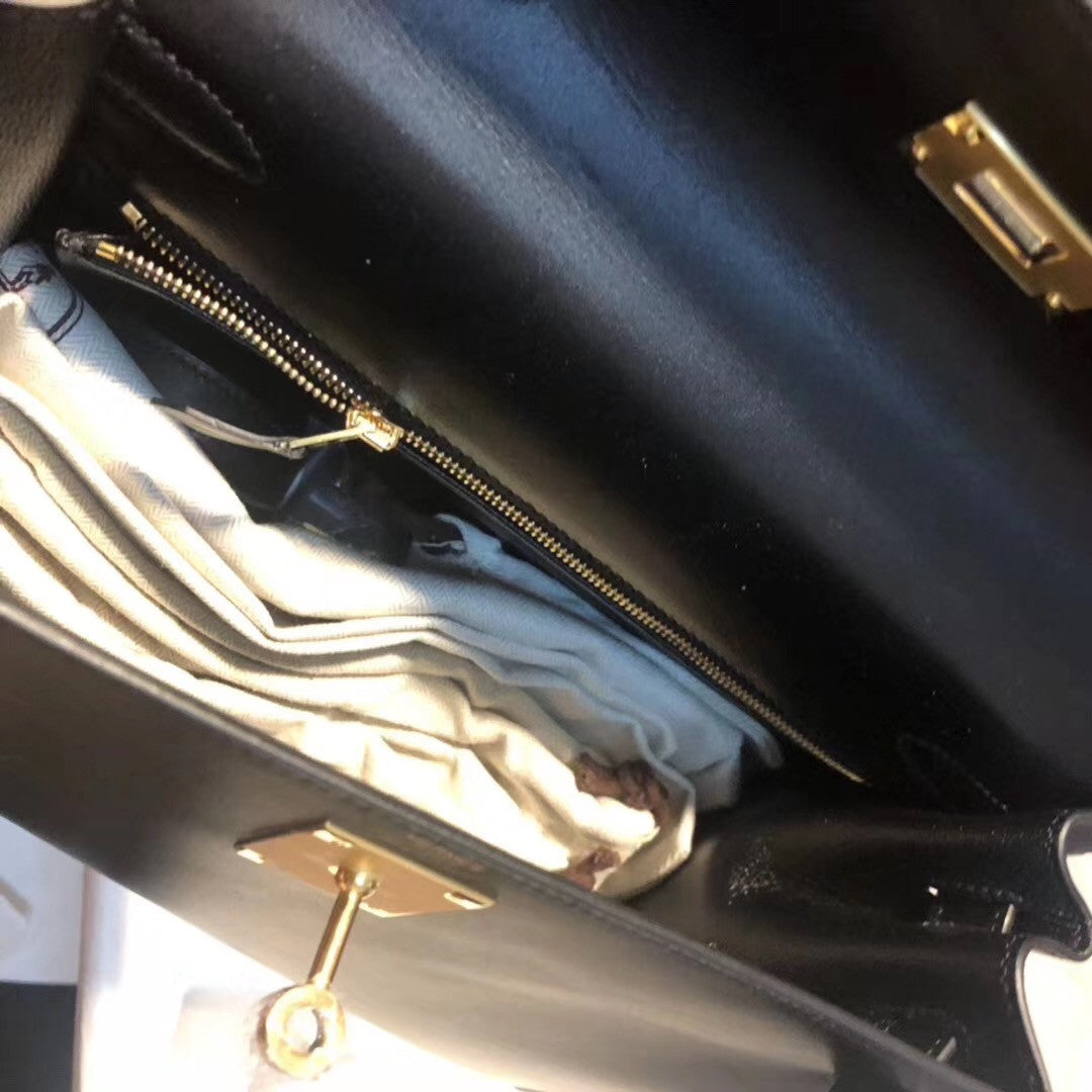 Hermès Black Kelly 28 Box Leather Gold Hardware