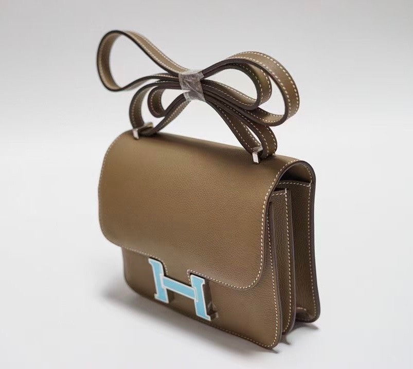 Hermes Etoupe Constance Epsom leather 18cm With Enamel Hardware